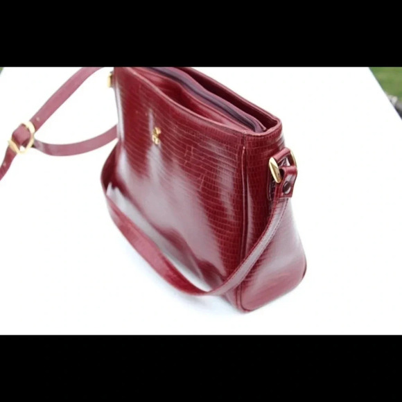 Etienne Aigner cross body bag - Picture 3 of 8